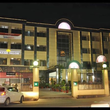 Grand Continental Hotel Allāhābād Junction Екстериор снимка