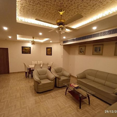 Grand Continental Hotel Allāhābād Junction Екстериор снимка