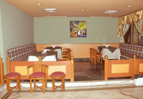 Grand Continental Hotel Allāhābād Junction Екстериор снимка